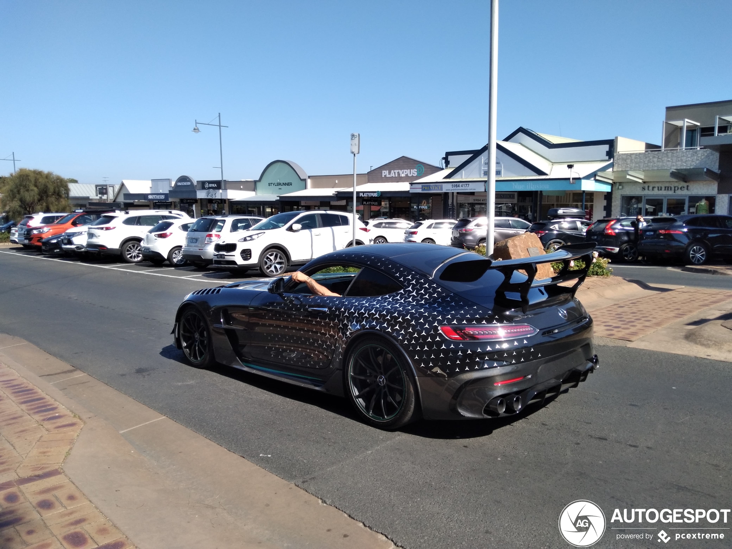 Dikke Black Series combo down under gespot