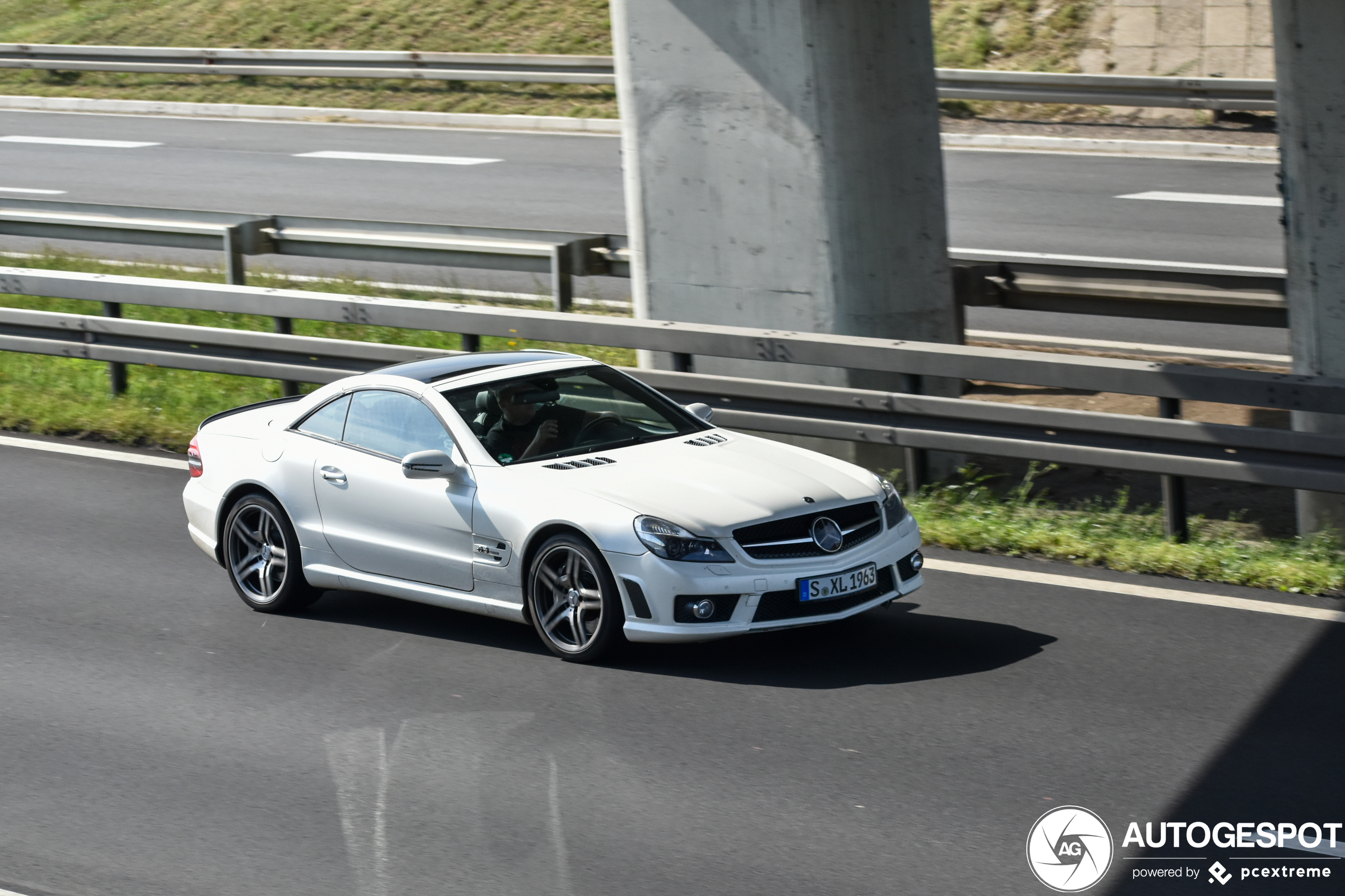 Mercedes-Benz SL 63 AMG