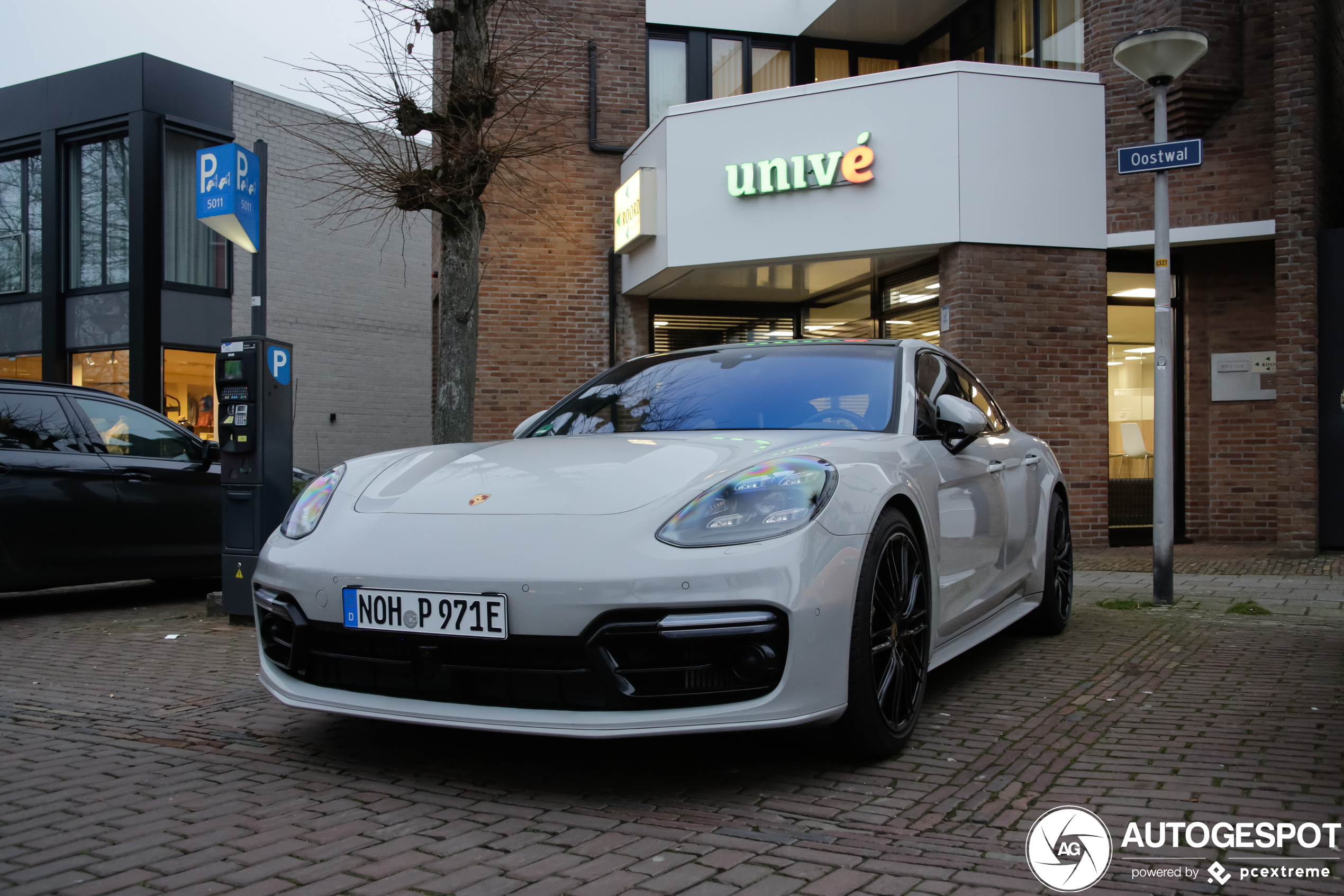 Porsche 971 Panamera Turbo S E-Hybrid