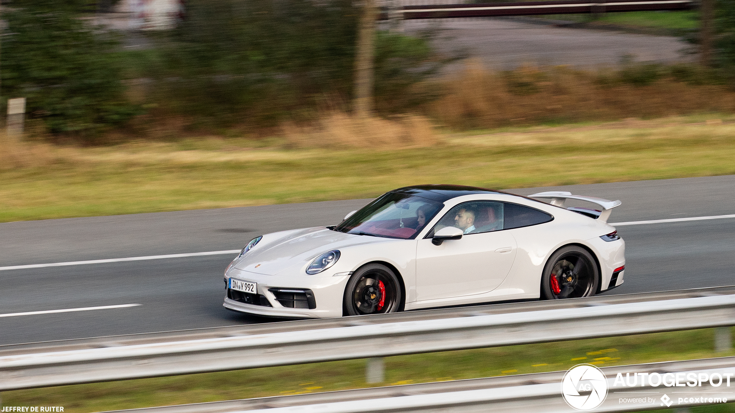 Porsche 992 Carrera 4S