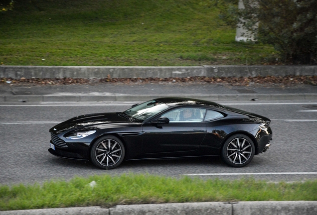 Aston Martin DB11