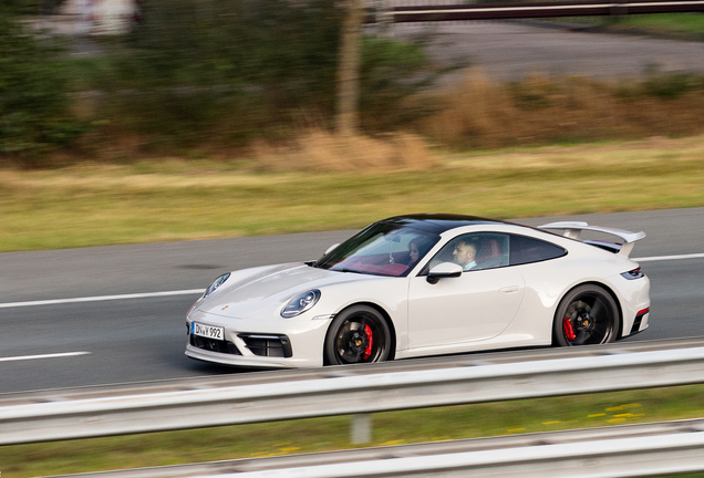 Porsche 992 Carrera 4S