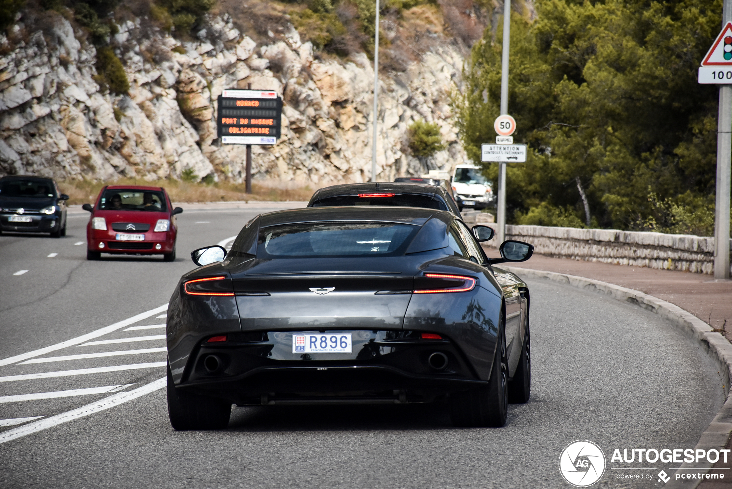 Aston Martin DB11