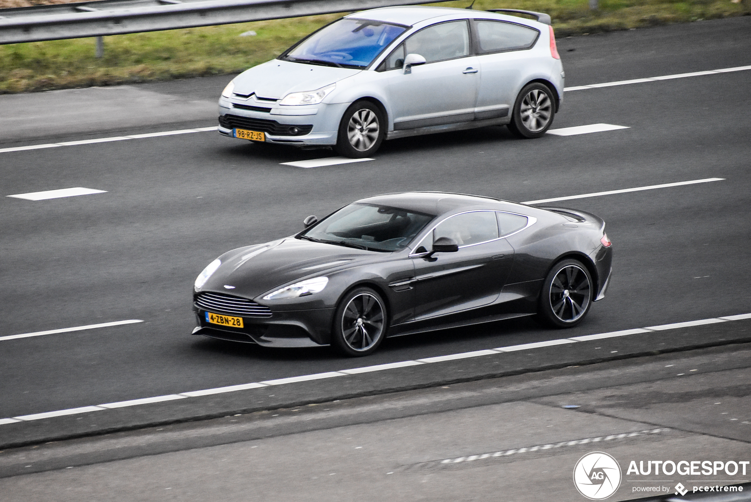 Aston Martin Vanquish 2013