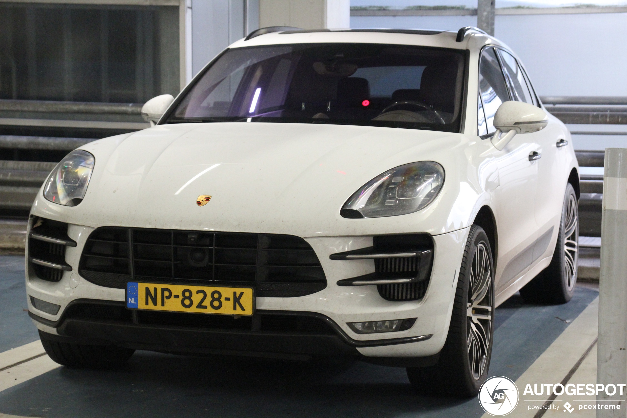 Porsche 95B Macan Turbo