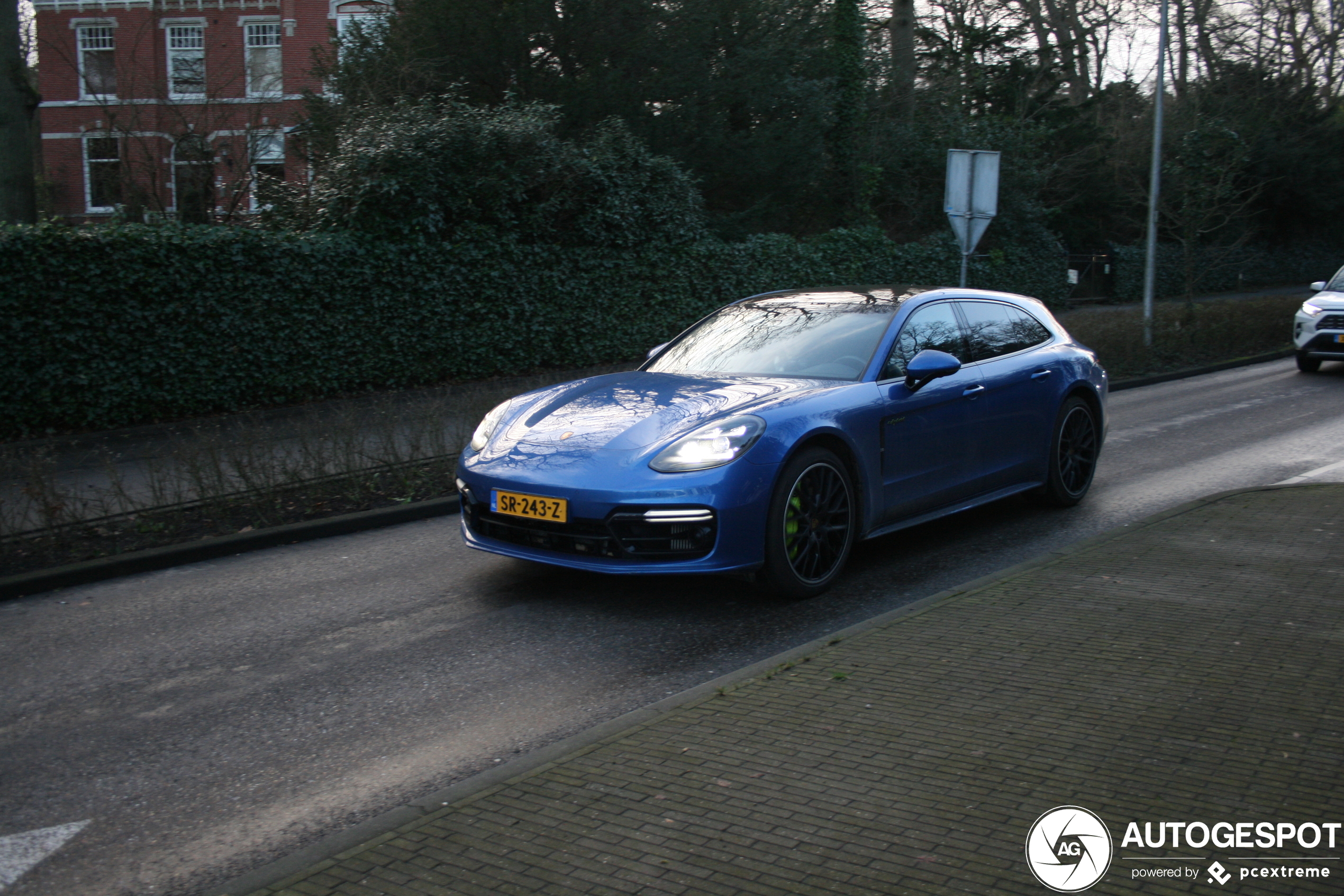 Porsche 971 Panamera Turbo S E-Hybrid Sport Turismo