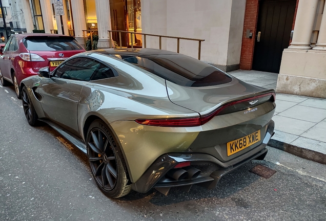 Aston Martin V8 Vantage 2018