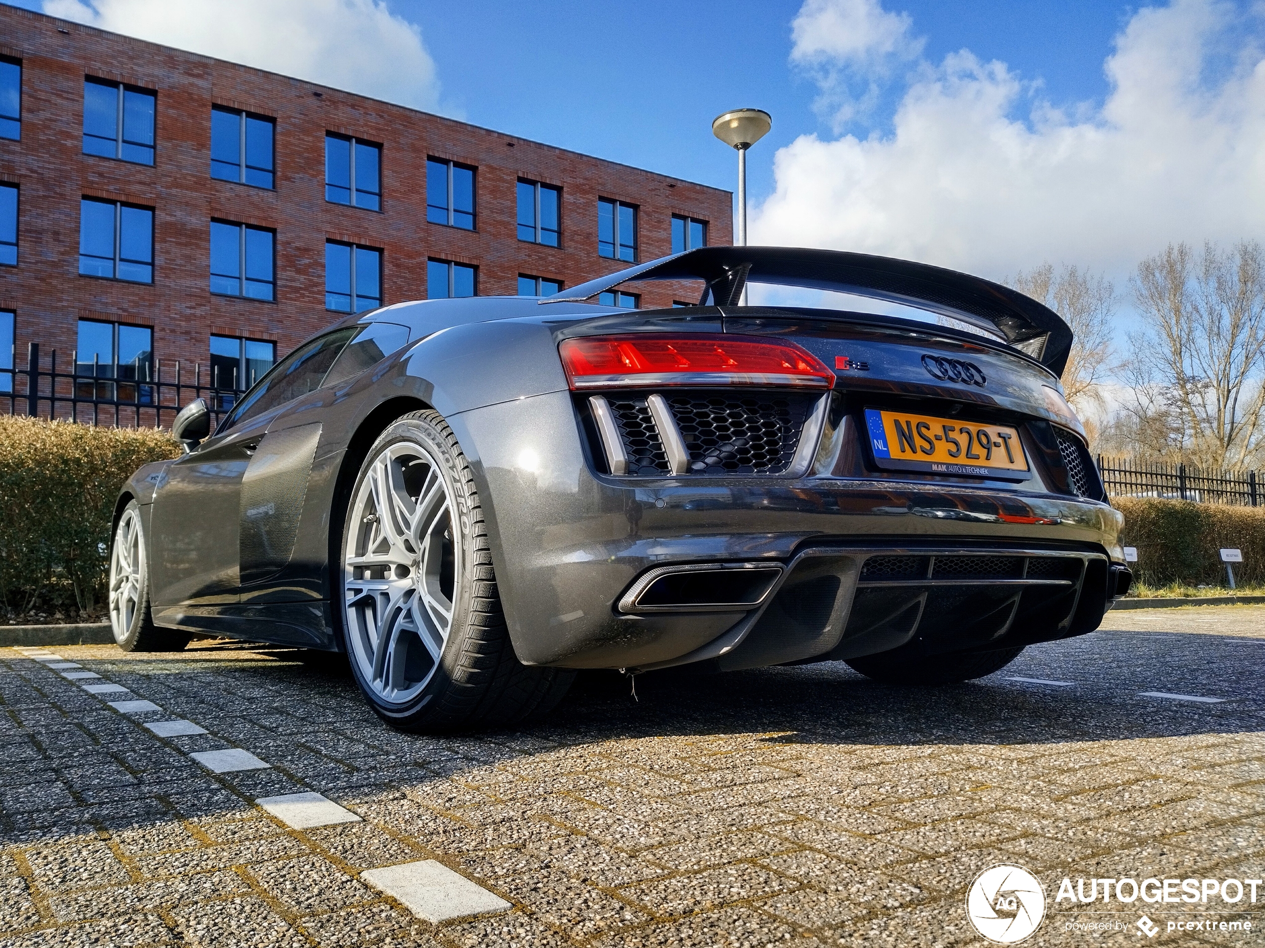 Audi R8 V10 Plus 2015