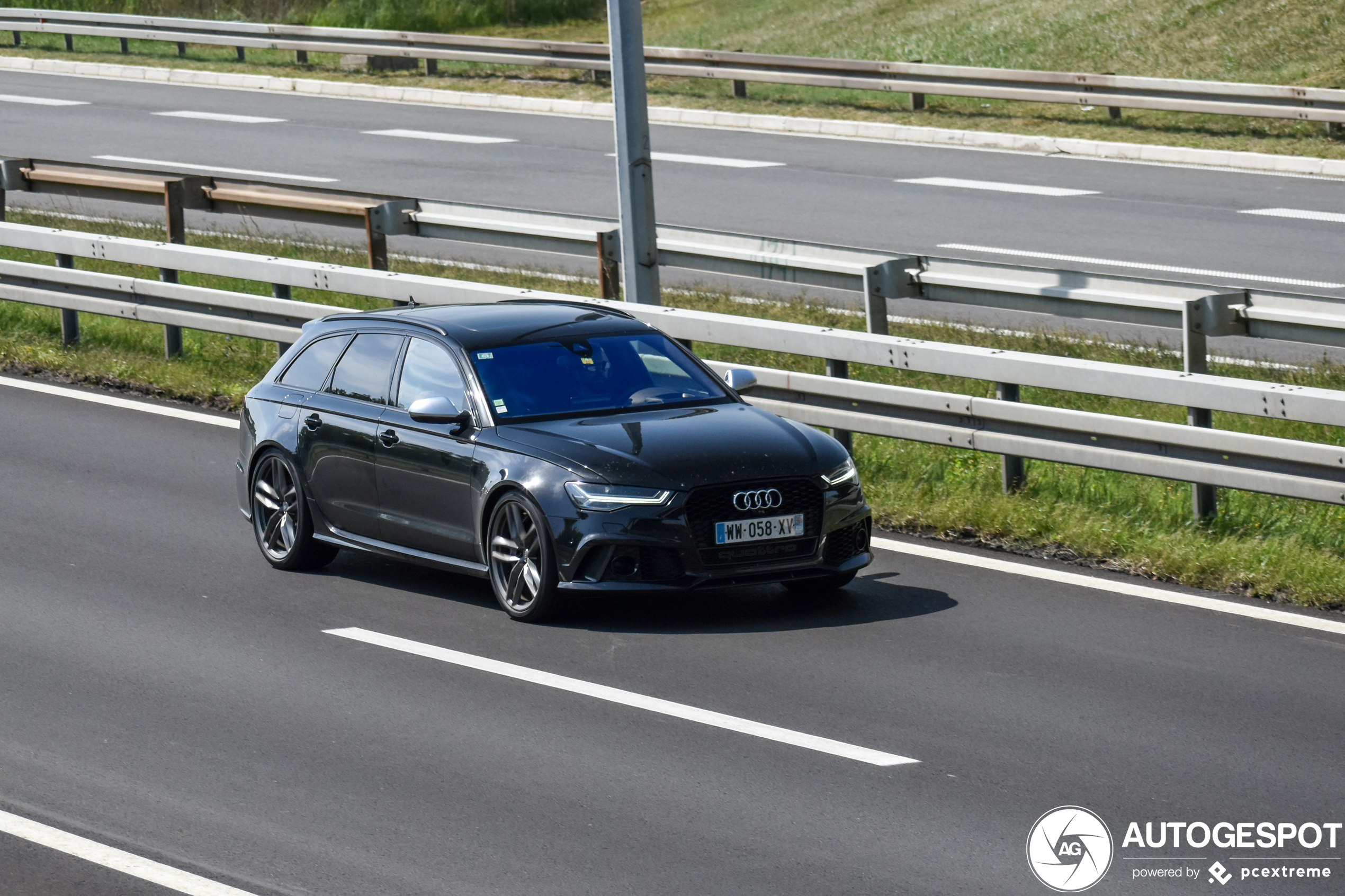 Audi RS6 Avant C7 2015