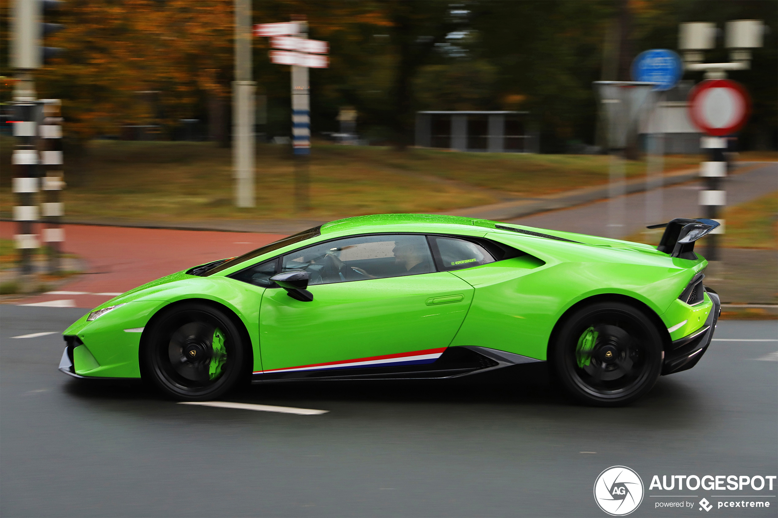 Gifgroene Huracán Performante blijft een heerlijke verschijning