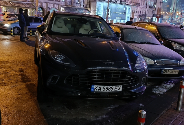 Aston Martin DBX