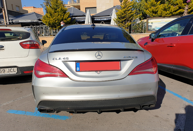 Mercedes-Benz CLA 45 AMG C117