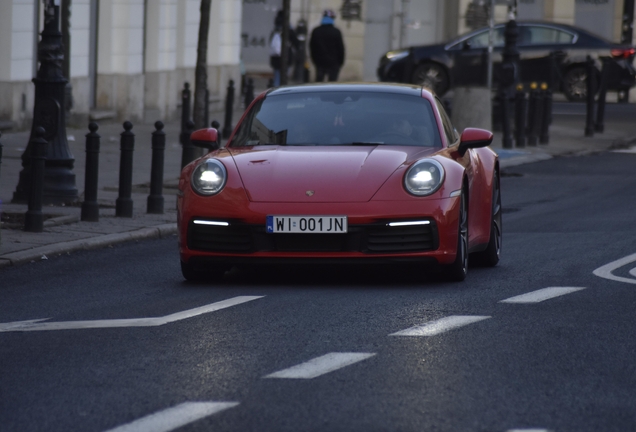 Porsche 992 Carrera 4S