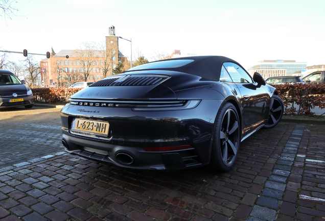 Porsche 992 Carrera 4S Cabriolet