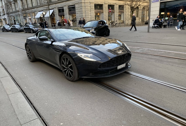 Aston Martin DB11 V8