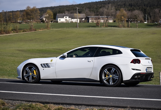 Ferrari GTC4Lusso