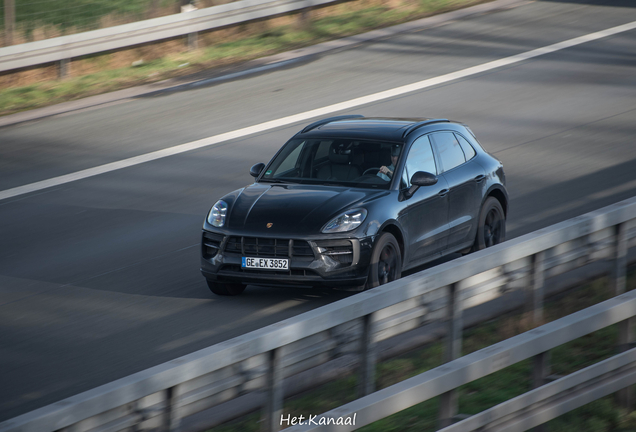 Porsche 95B Macan GTS MkII