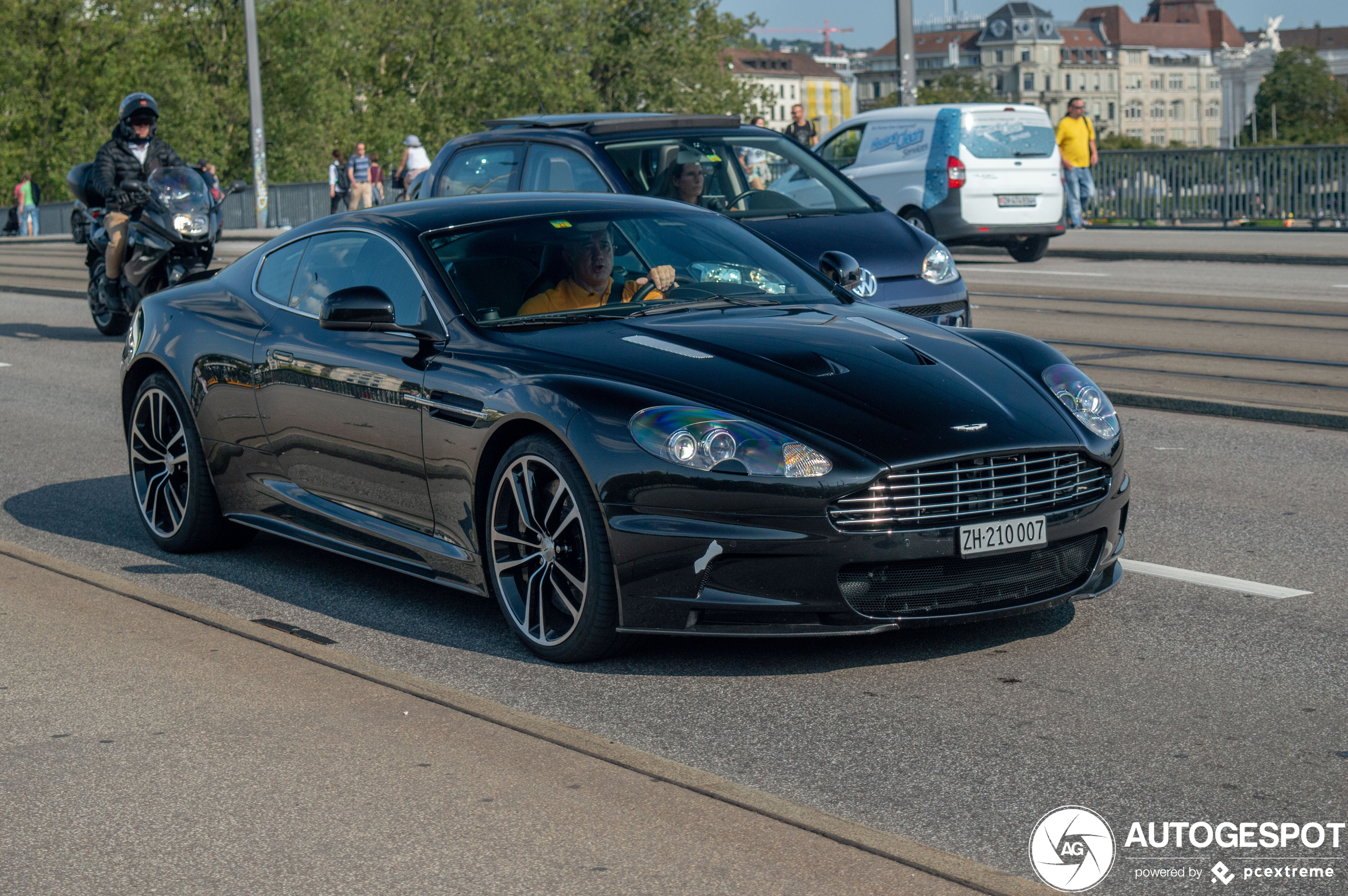 Aston Martin DBS