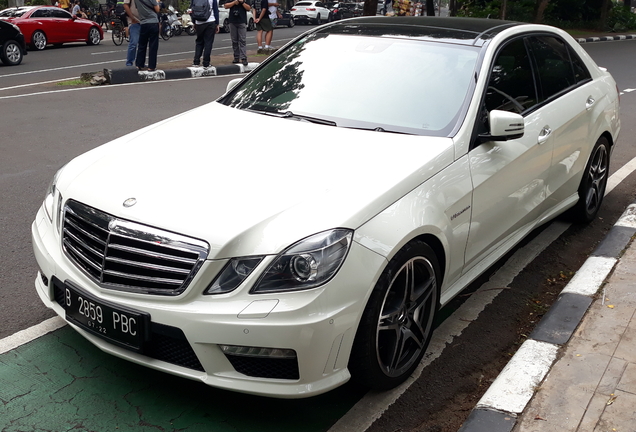 Mercedes-Benz E 63 AMG W212 V8 Biturbo