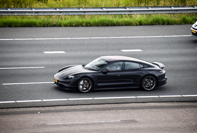 Porsche Taycan Turbo