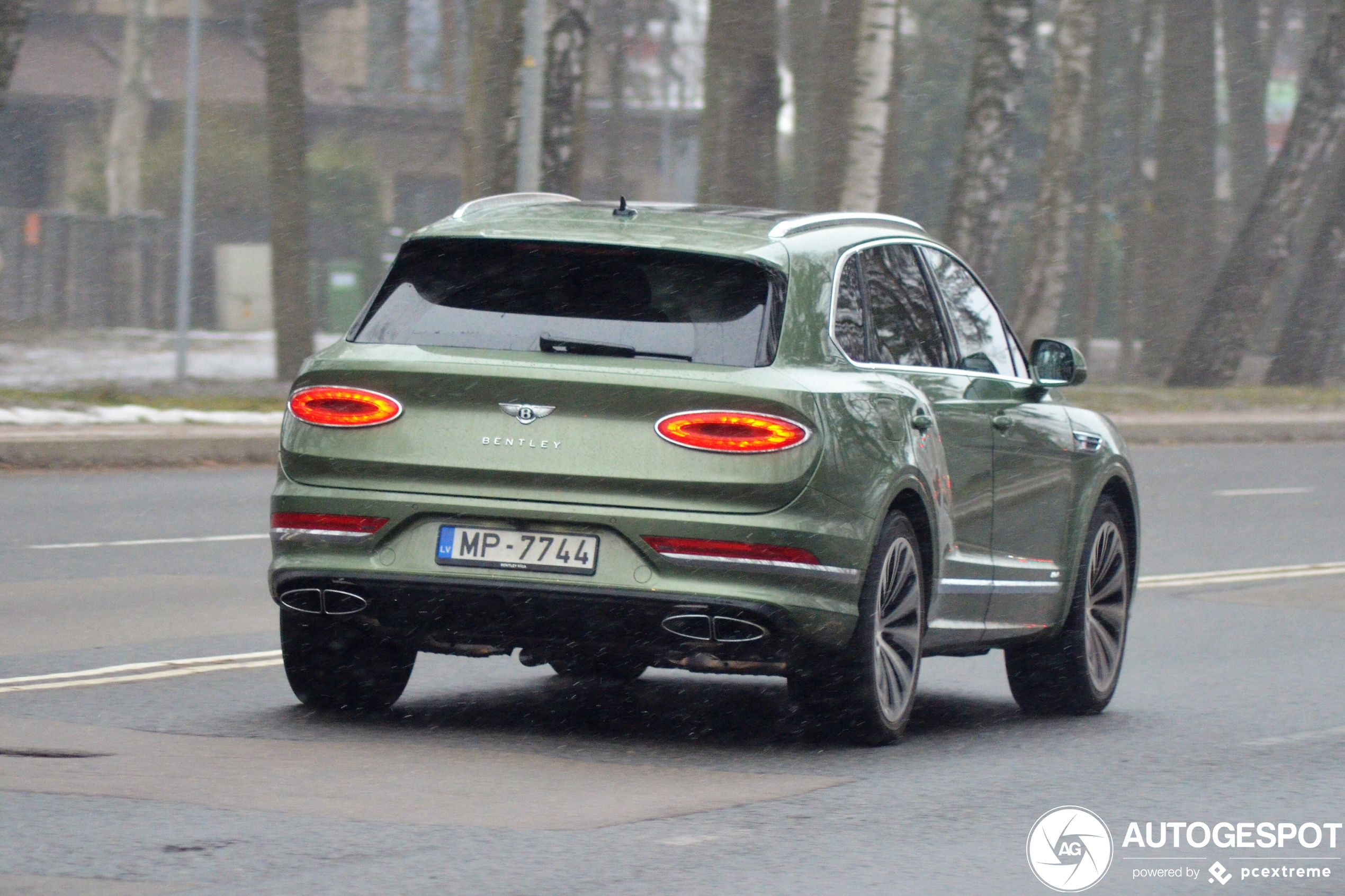 Bentley Bentayga Hybrid 2021