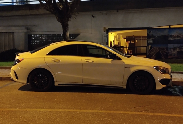 Mercedes-Benz CLA 45 AMG C117