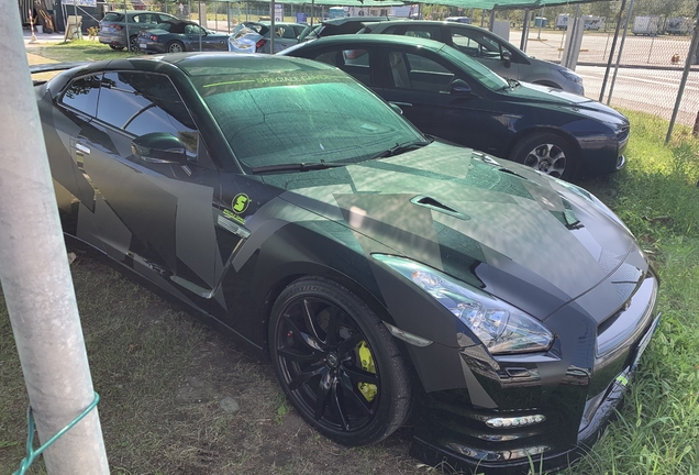 Nissan GT-R 2011