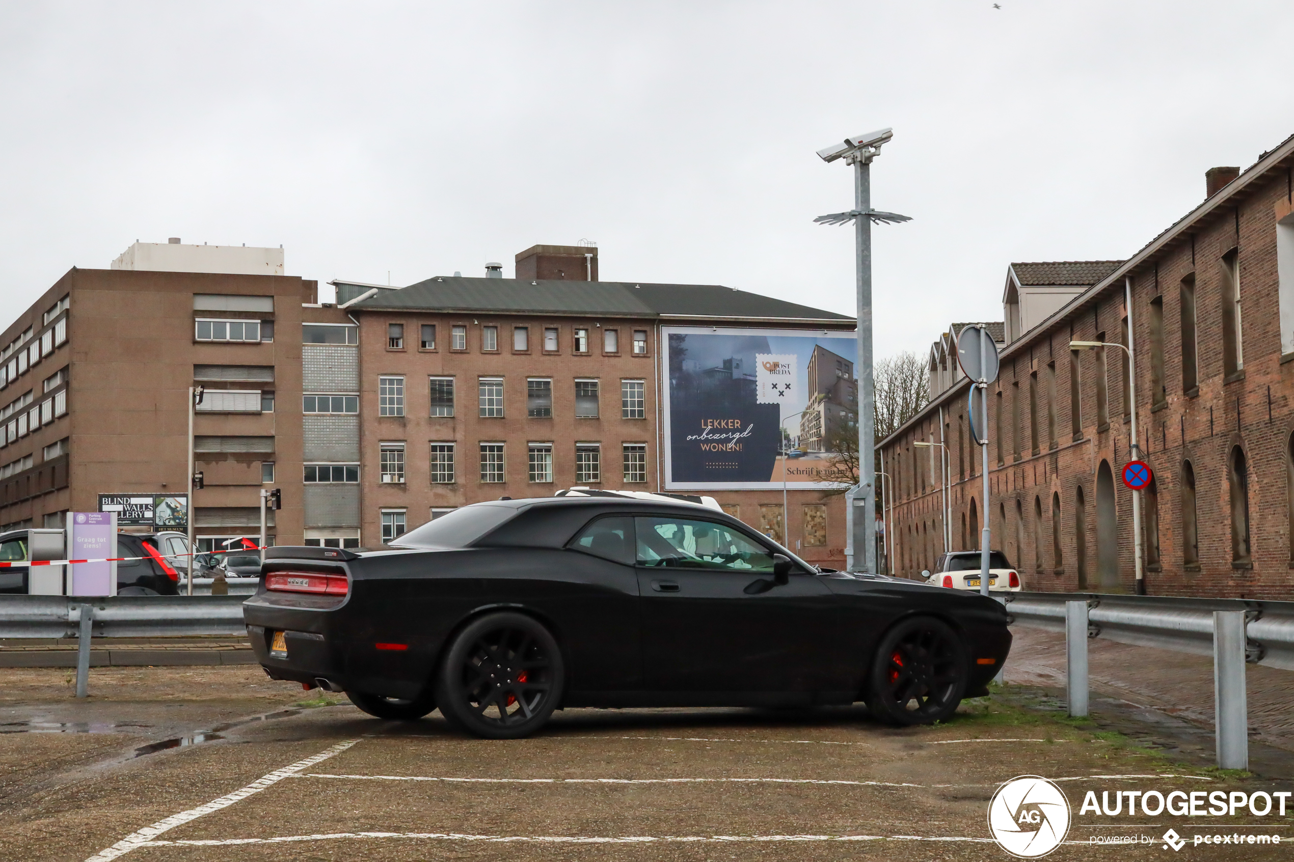 Dodge Challenger SRT-8