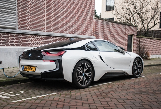 BMW i8