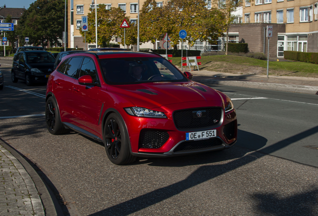 Jaguar F-PACE SVR