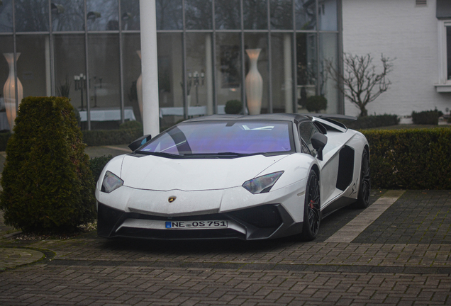 Lamborghini Aventador LP700-4 Roadster