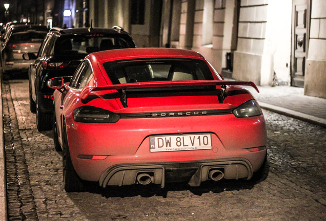 Porsche 718 Cayman GT4