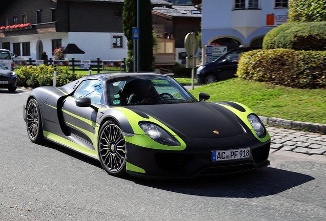 Porsche 918 Spyder Weissach Package