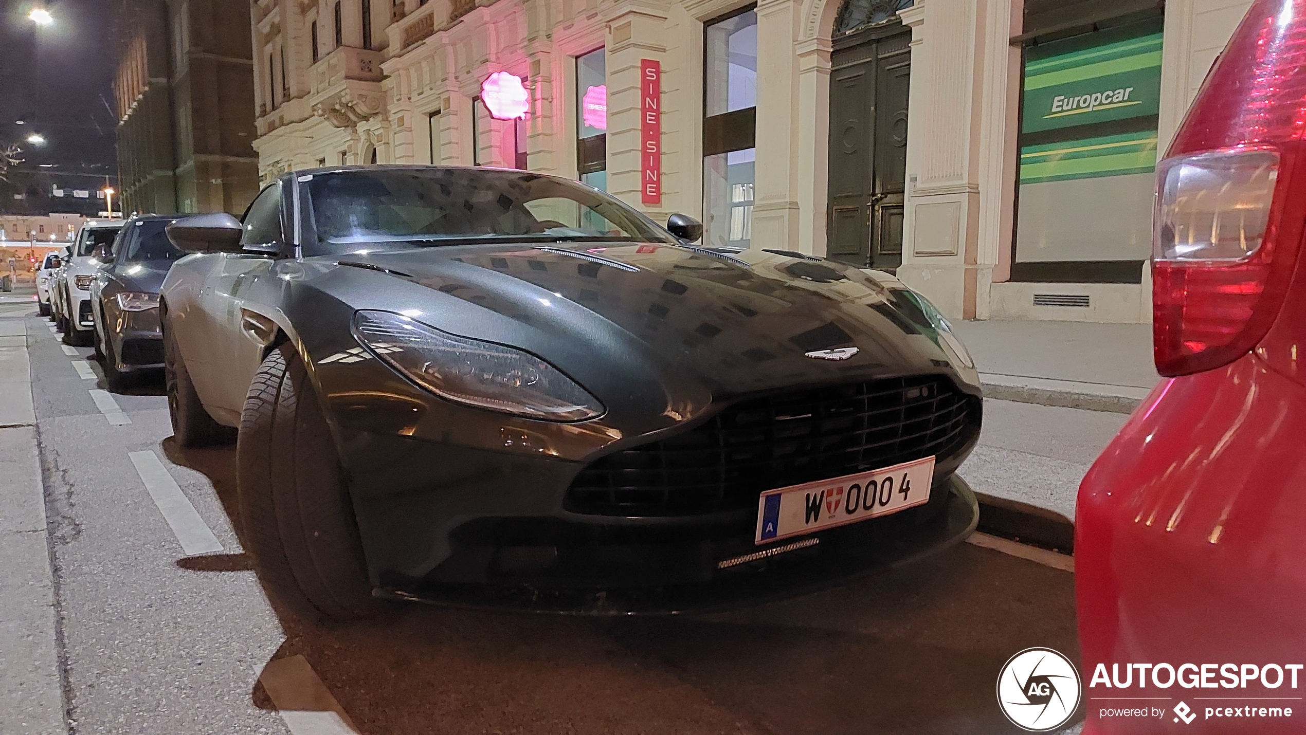 Aston Martin DB11