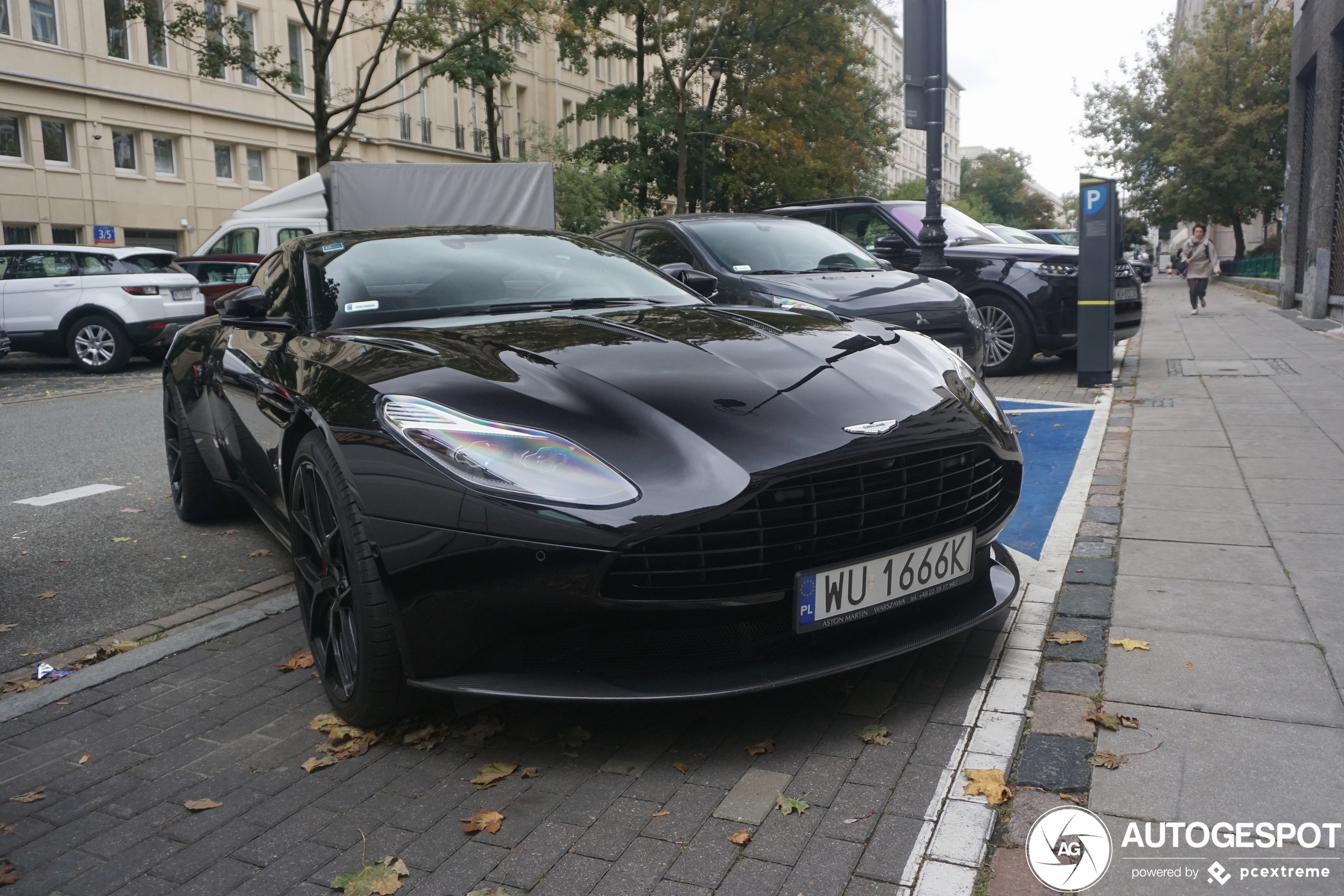 Aston Martin DB11