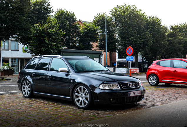 Audi RS4 Avant B5