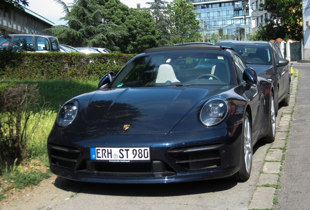 Porsche 992 Carrera 4S