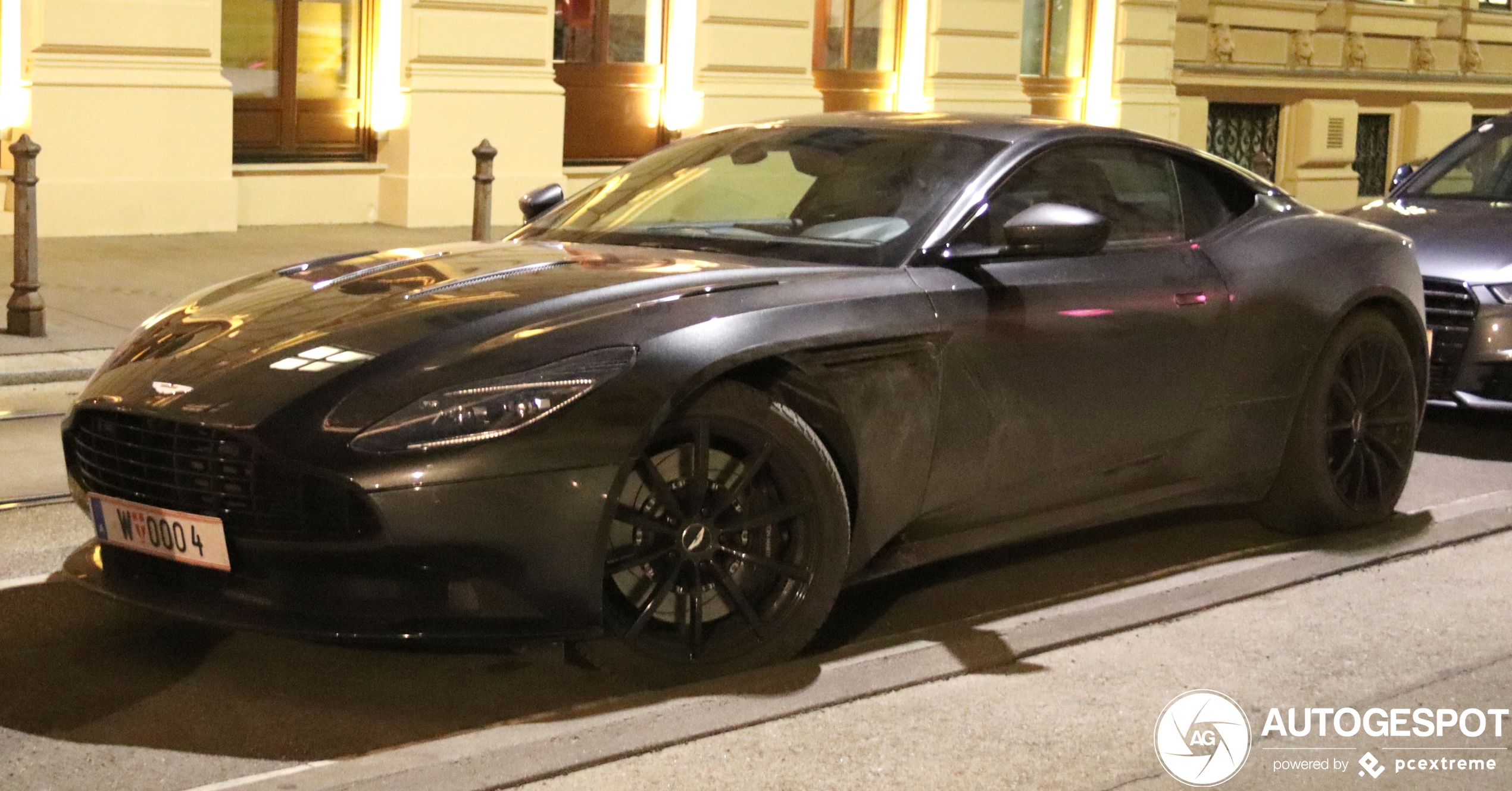 Aston Martin DB11 AMR