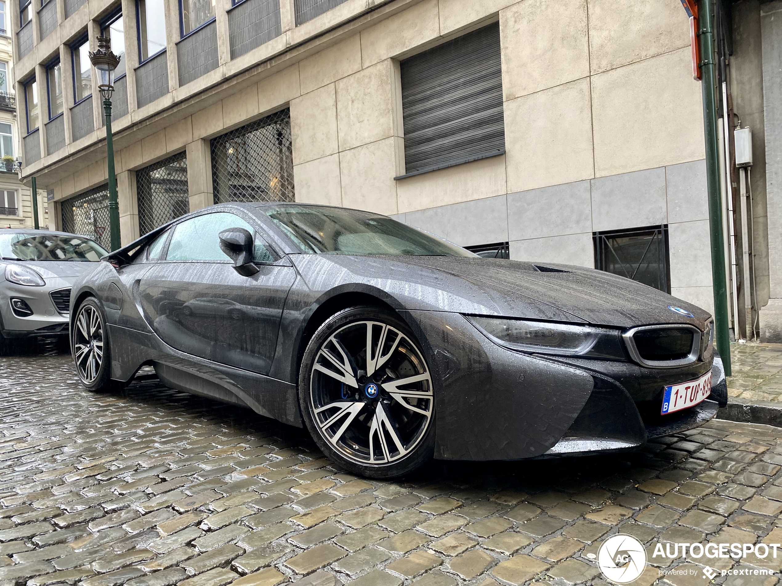 BMW i8