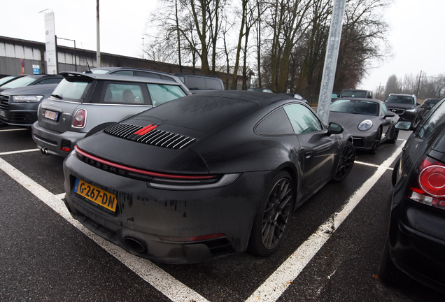 Porsche 992 Carrera 4S