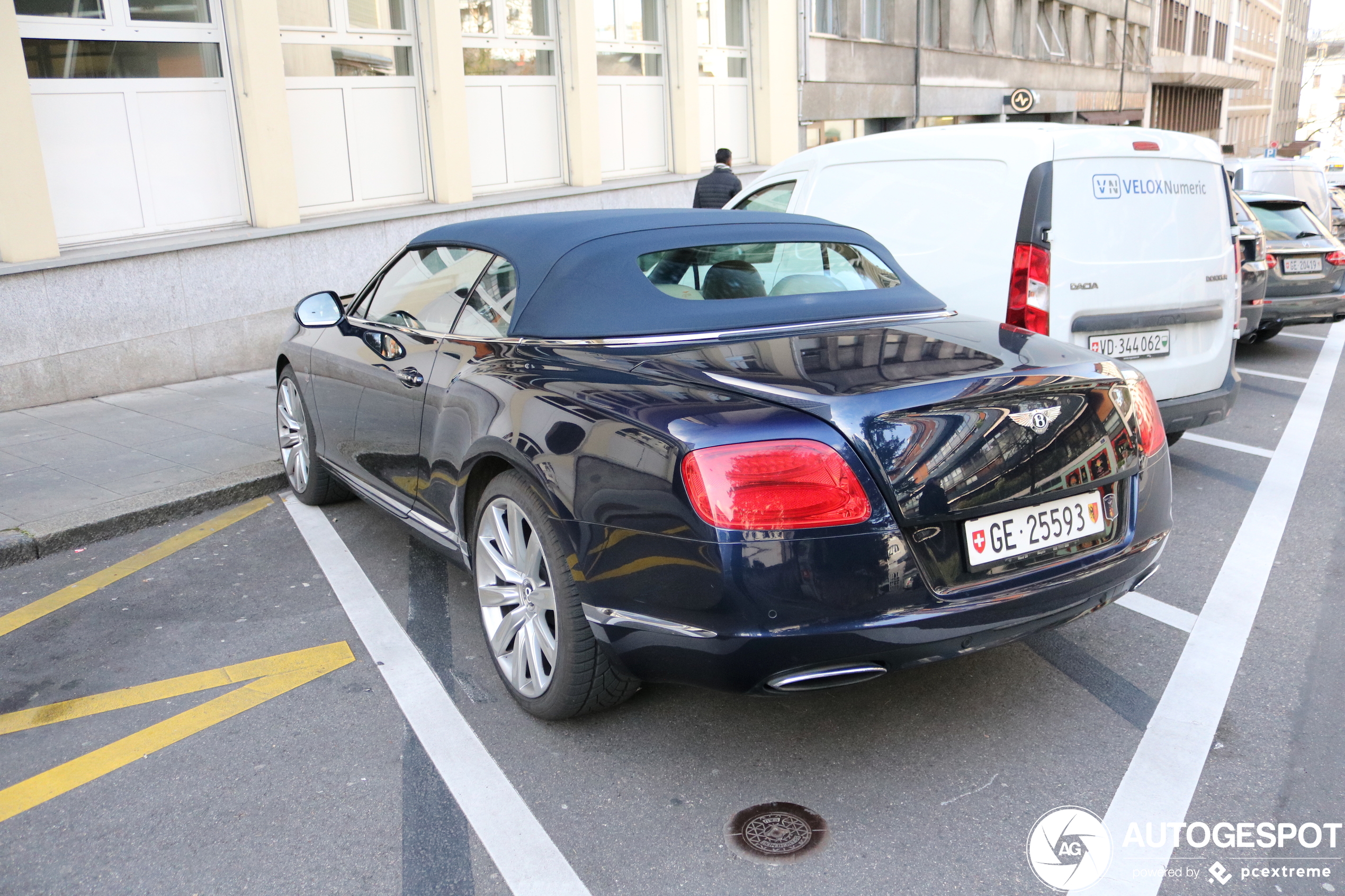 Bentley Continental GTC 2012