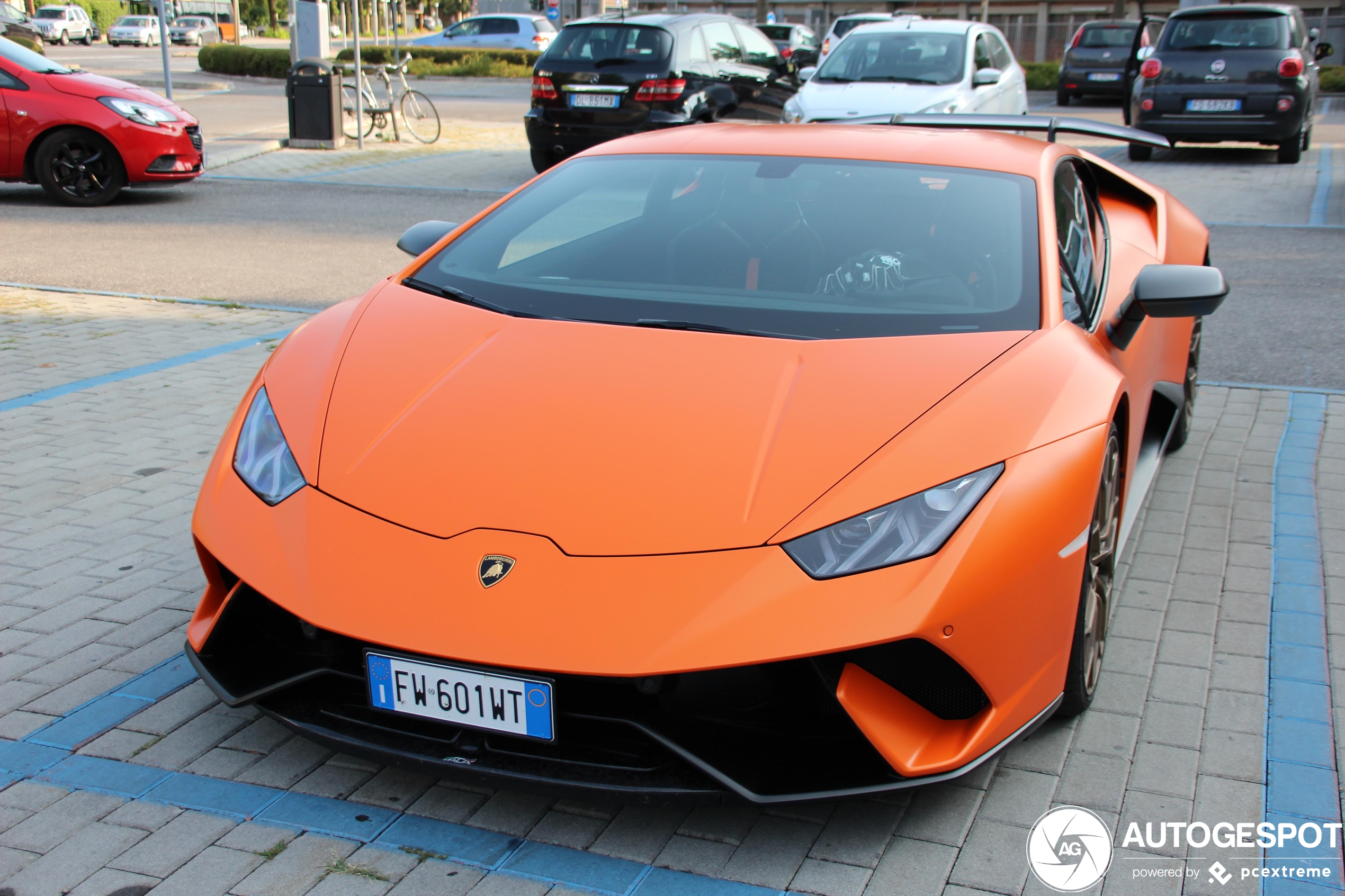 Lamborghini Huracán LP640-4 Performante