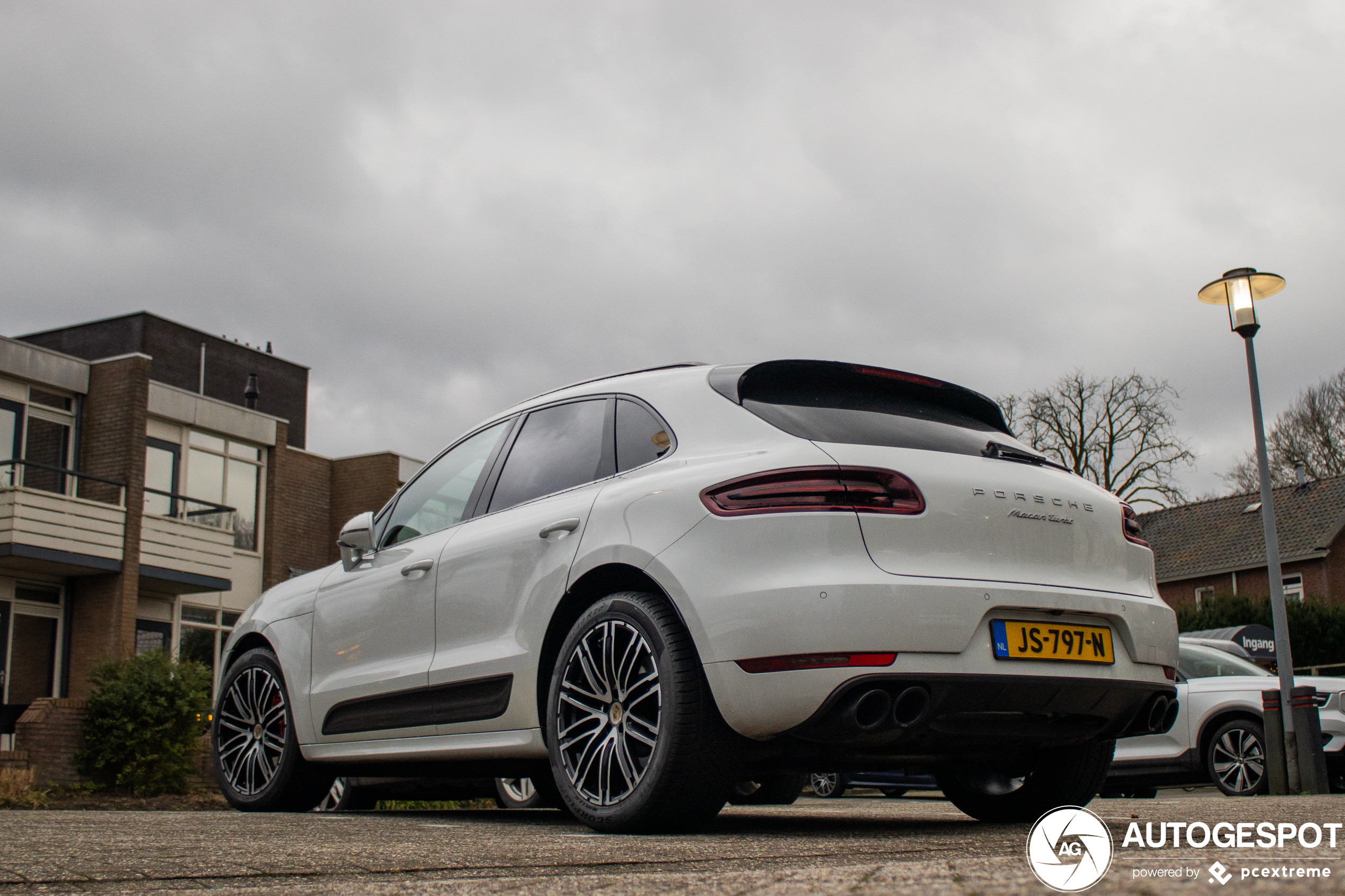 Porsche 95B Macan Turbo