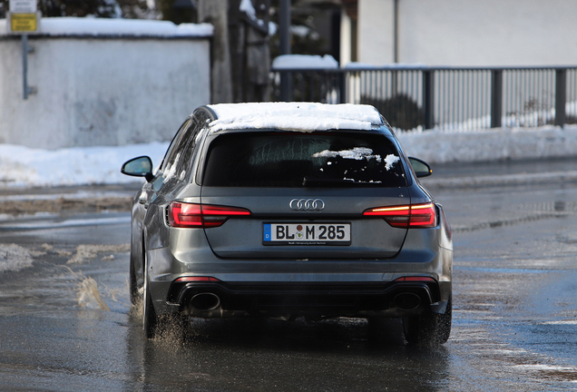 Audi RS4 Avant B9