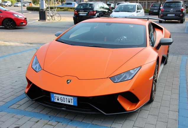 Lamborghini Huracán LP640-4 Performante