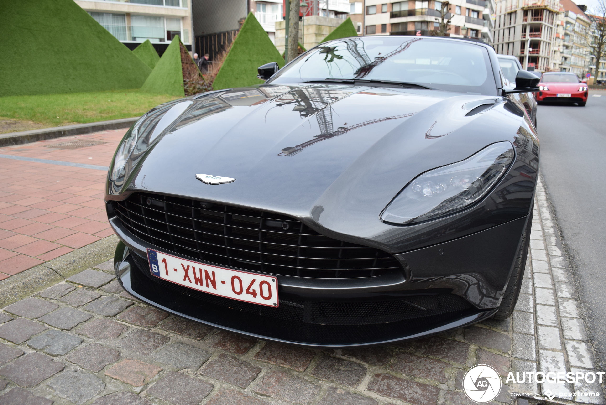 Aston Martin DB11 V8 Volante