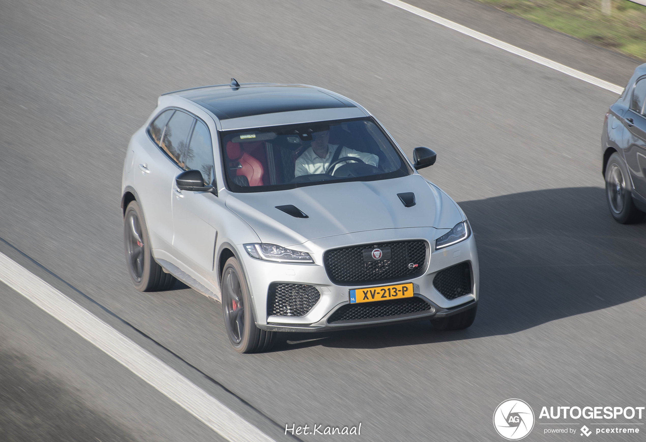 Jaguar F-PACE SVR