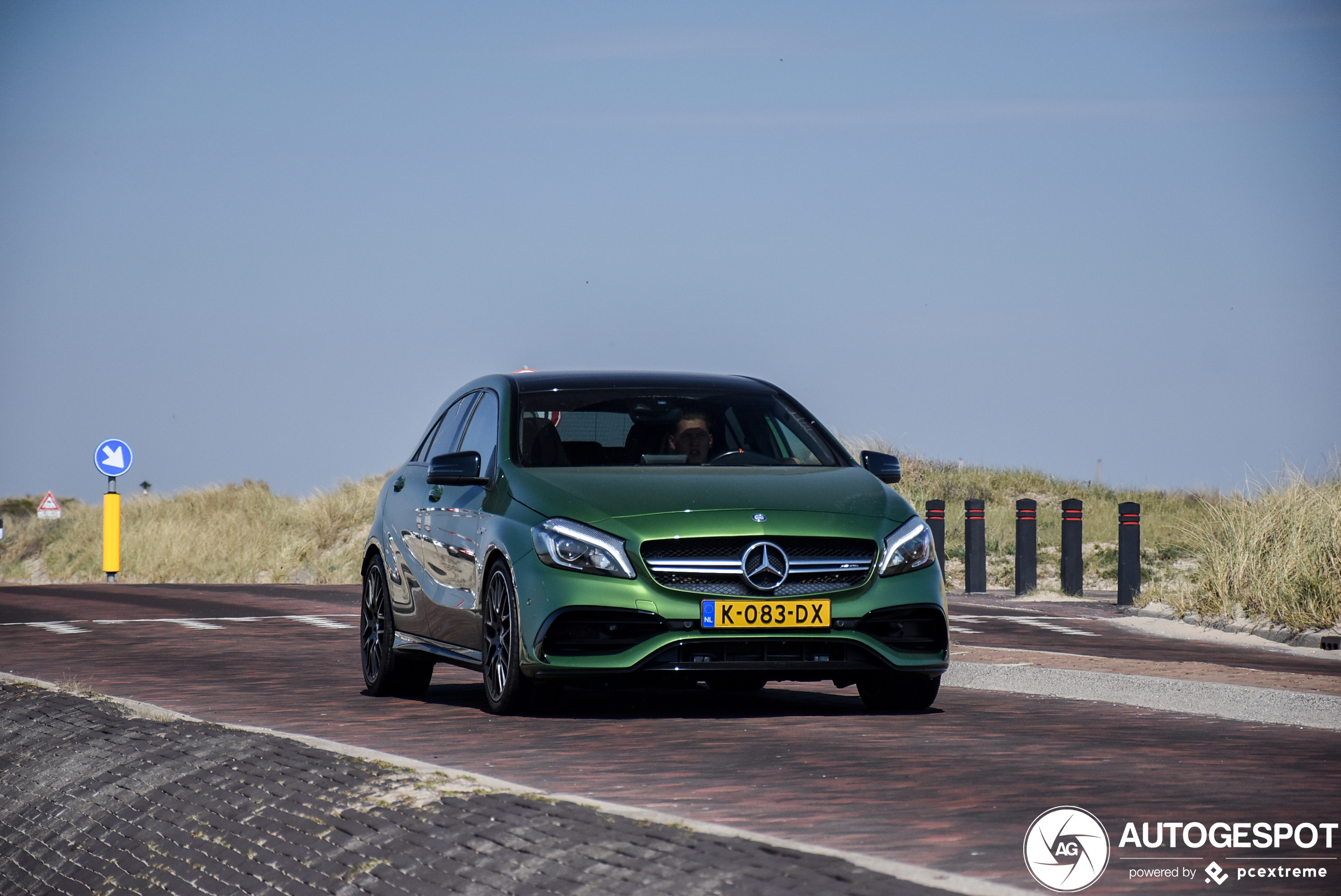 Mercedes-AMG A 45 W176 2015