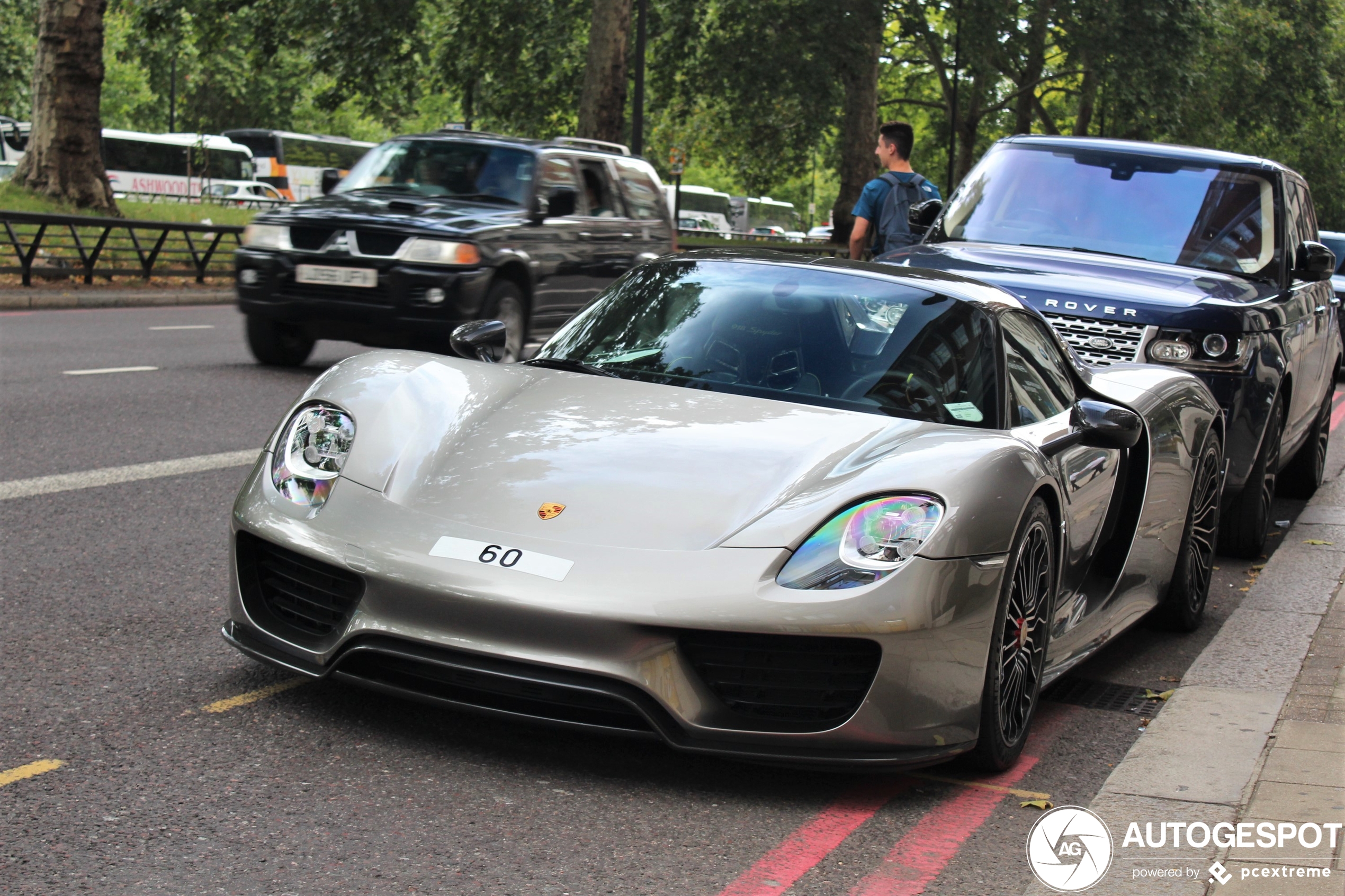 Porsche 918 Spyder Weissach Package