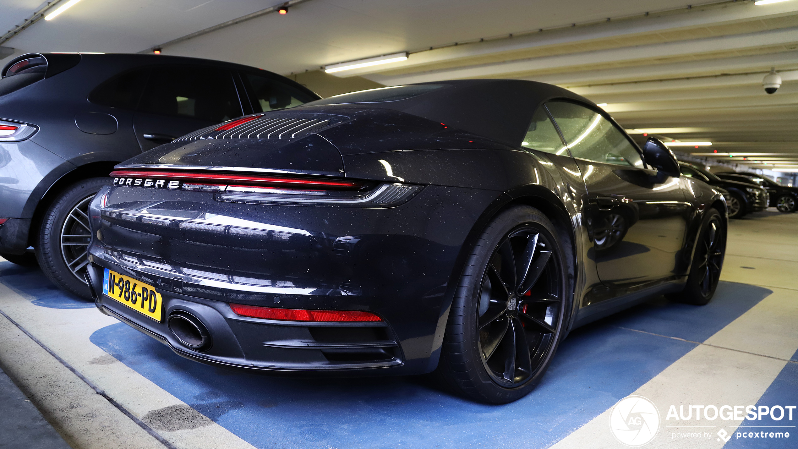 Porsche 992 Carrera 4S Cabriolet